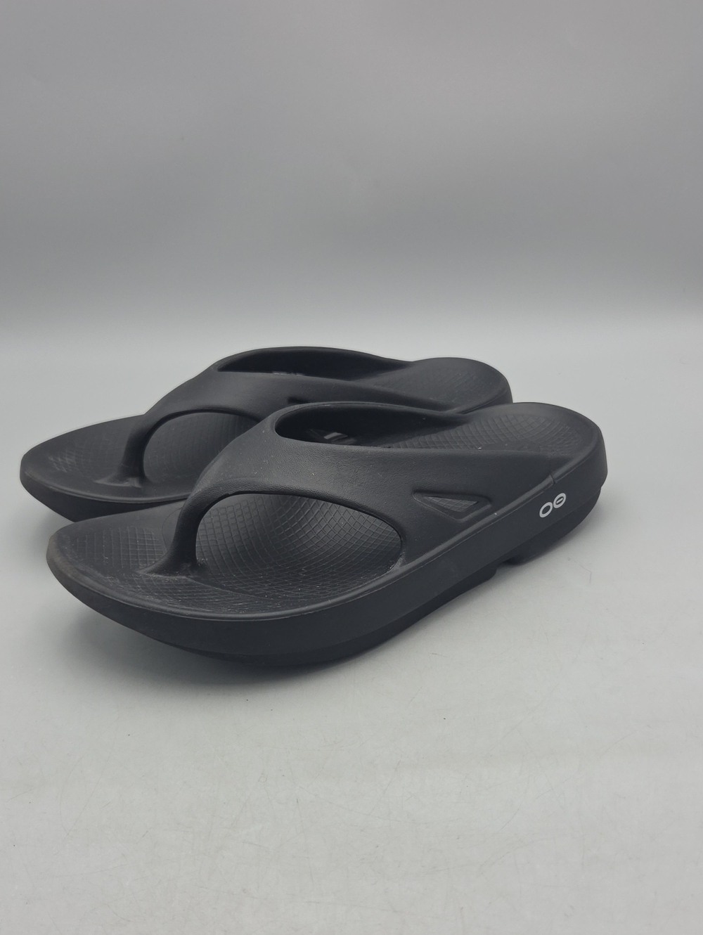 Oofos Ooriginal Thong Women’s 10 Black Recovery Sandals